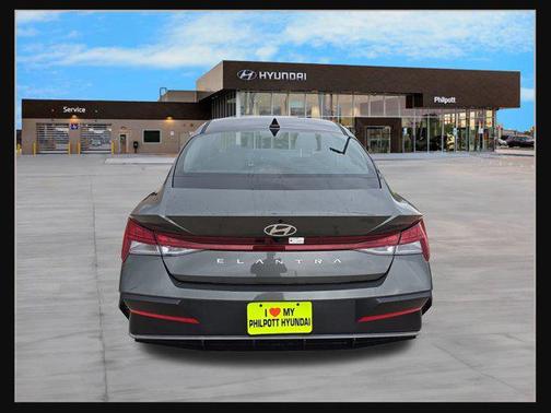 2025 Hyundai ELANTRA SEL