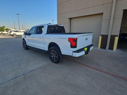 2025 Ford F-150 Lightning Flash