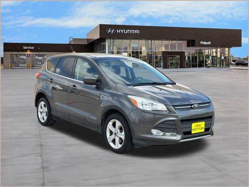 Ruby Red Metallic Tinted Clearcoat 2016 Ford Escape SE