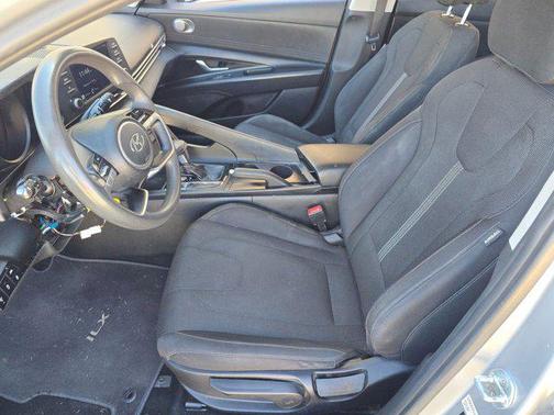 2021 Hyundai ELANTRA SE