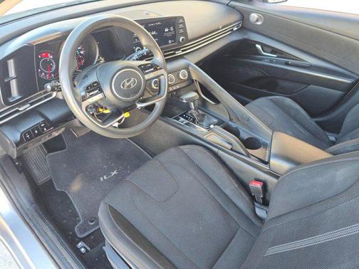 2021 Hyundai ELANTRA SE