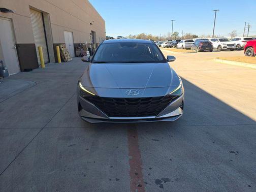 2021 Hyundai ELANTRA SE