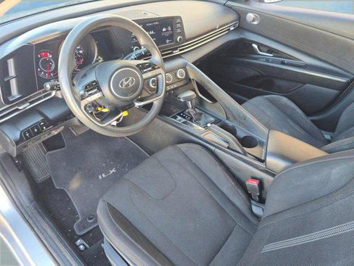 2021 Hyundai ELANTRA SE