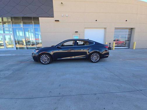 2018 Kia Cadenza Premium