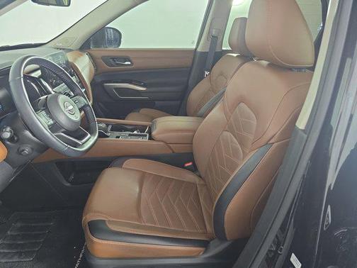 2024 Nissan Pathfinder Platinum FWD