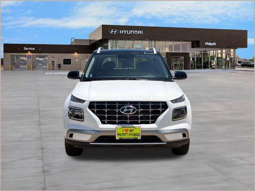 Lunar White w/Black Roof 2026 Hyundai VENUE SEL w/Two-Tone Roof