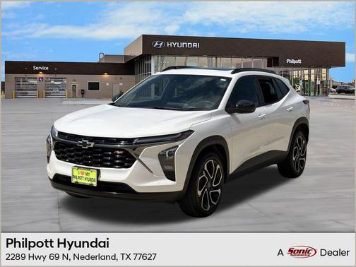 Summit White 2025 Chevrolet Trax FWD 2RS