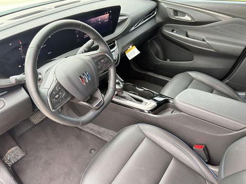 Summit White 2025 Buick Envista Sport Touring FWD