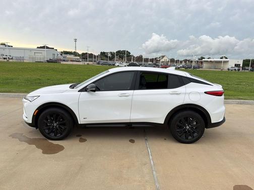 Summit White 2025 Buick Envista Sport Touring FWD