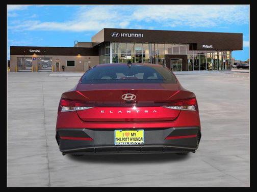 2025 Hyundai ELANTRA SE