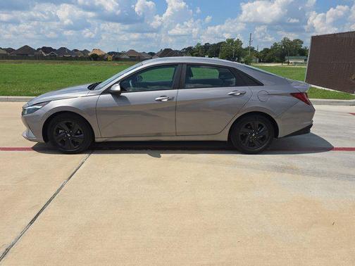2023 Hyundai ELANTRA HEV Blue