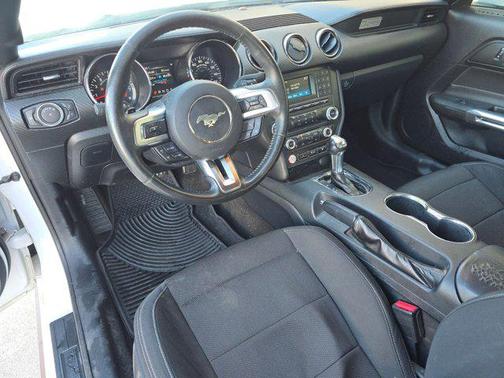 2016 Ford Mustang V6