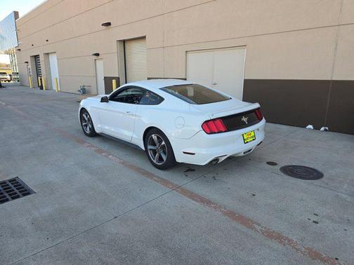 2016 Ford Mustang V6