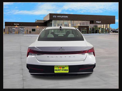 2025 Hyundai ELANTRA Limited