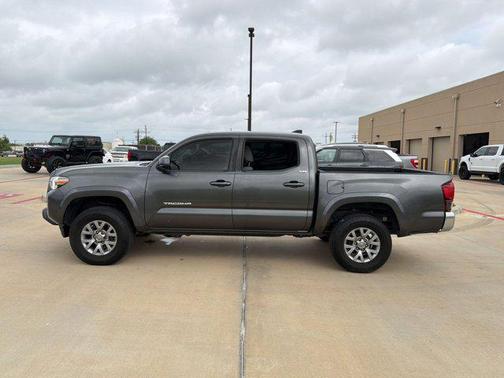 Gray 2019 Toyota Tacoma SR5