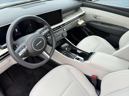 Hampton Gray 2026 Hyundai TUCSON SE