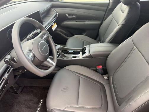 Phantom Black 2027 Hyundai SANTA CRUZ SEL Activity