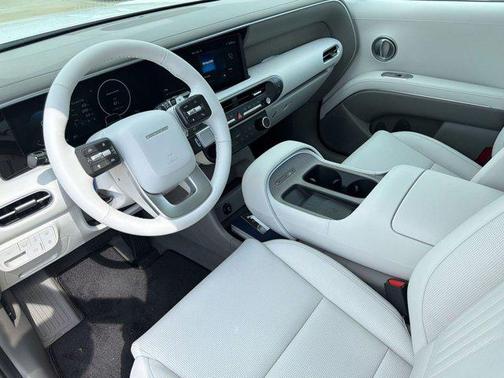 Creamy White Pearl 2026 Hyundai PALISADE SEL 7P