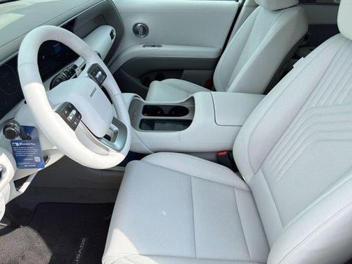 Creamy White Pearl 2026 Hyundai PALISADE SEL 7P