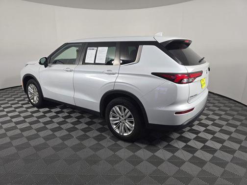 2023 Mitsubishi Outlander ES 2.5 2WD