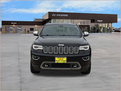 Diamond Black Crystal Pearlcoat 2017 Jeep Grand Cherokee Overland