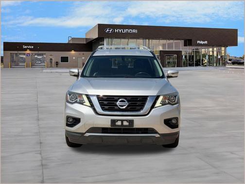 Brilliant Silver Metallic 2017 Nissan Pathfinder SL
