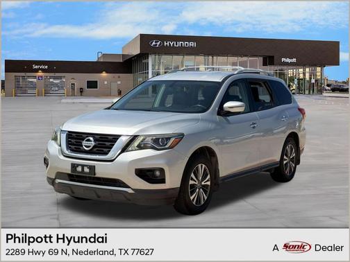 Brilliant Silver Metallic 2017 Nissan Pathfinder SL