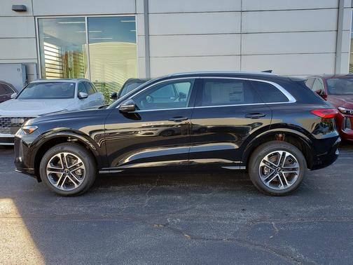 2025 Audi Q5 Premium TFSI quattro S tronic