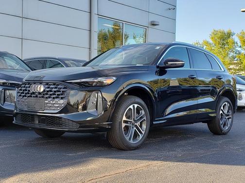 2025 Audi Q5 Premium TFSI quattro S tronic