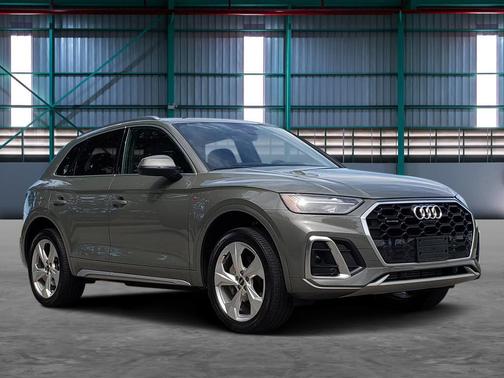 Chronos Gray Metallic 2023 Audi Q5 45 S line Premium Plus