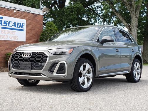 Chronos Gray Metallic 2023 Audi Q5 45 S line Premium Plus