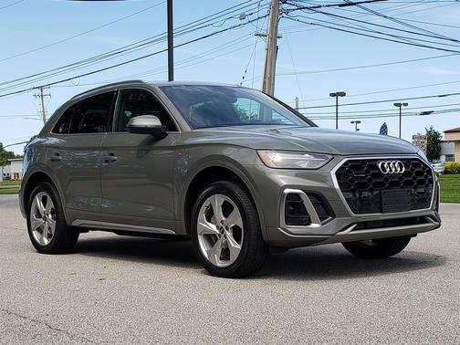 Chronos Gray Metallic 2023 Audi Q5 45 S line Premium Plus