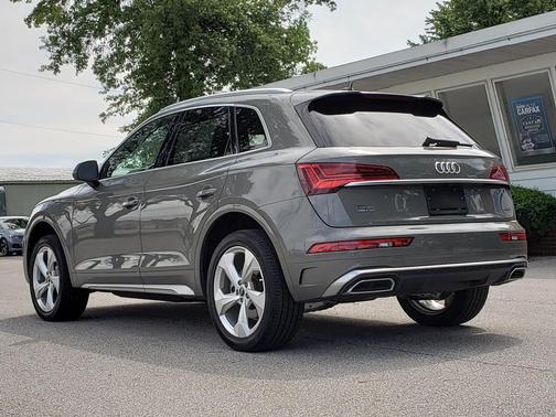 Chronos Gray Metallic 2023 Audi Q5 45 S line Premium Plus