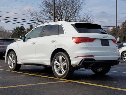 2023 Audi Q3 Premium 45 TFSI S line quattro Tiptronic