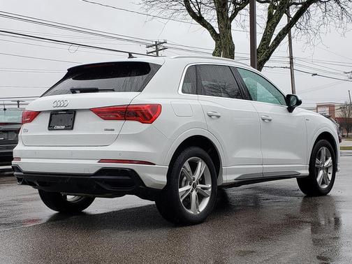 2023 Audi Q3 Premium 45 TFSI S line quattro Tiptronic