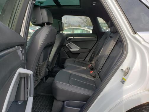 2023 Audi Q3 Premium 45 TFSI S line quattro Tiptronic