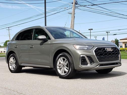 Chronos Gray Metallic 2023 Audi Q5 45 S line Premium