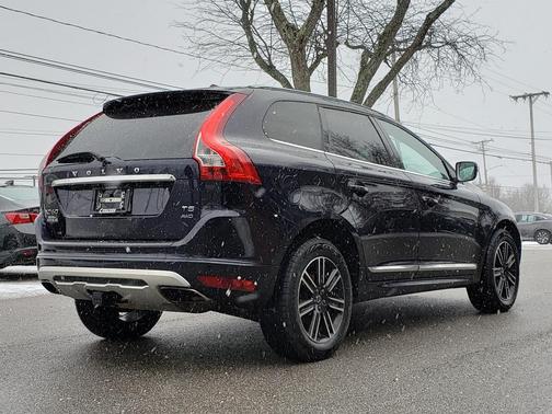 2017 Volvo XC60 T5 Dynamic