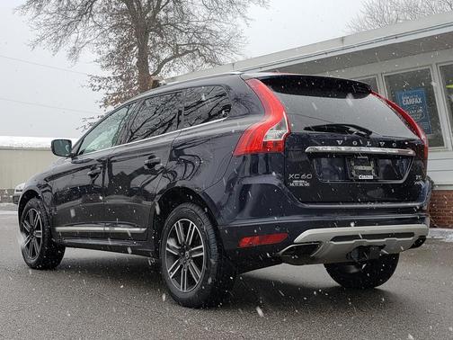 2017 Volvo XC60 T5 Dynamic