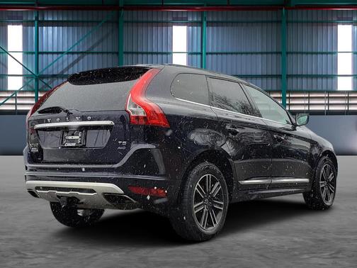 2017 Volvo XC60 T5 Dynamic