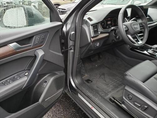 2024 Audi Q5 45 S line Premium Plus