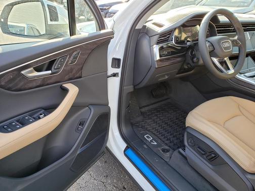 2026 Audi Q7 55 Premium Plus