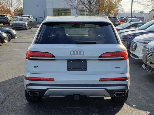 2026 Audi Q7 55 Premium Plus