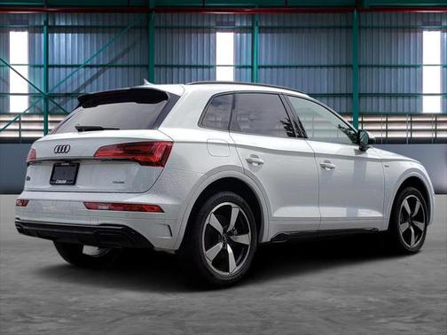2022 Audi Q5 45 S line Premium Plus