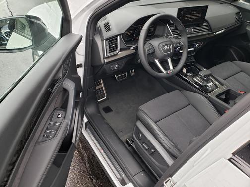 2025 Audi SQ5 3.0T Premium Plus