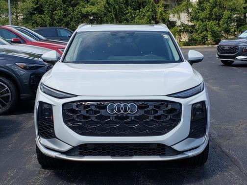 Glacier White Metallic 2026 Audi Q3 TFSI quattro S tronic