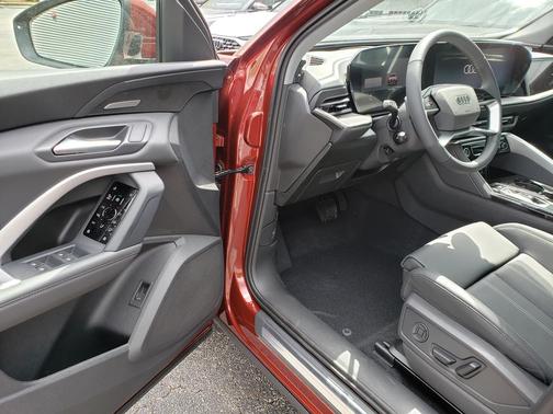 Grenadine Red Metallic 2026 Audi Q5 Premium Plus TFSI quattro S tronic