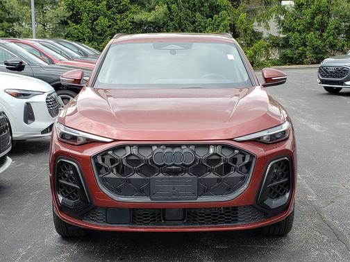 Grenadine Red Metallic 2026 Audi Q5 Premium Plus TFSI quattro S tronic