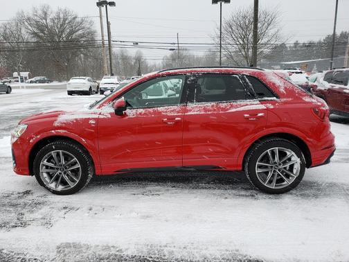 2025 Audi Q3 Premium 45 TFSI S line quattro Tiptronic