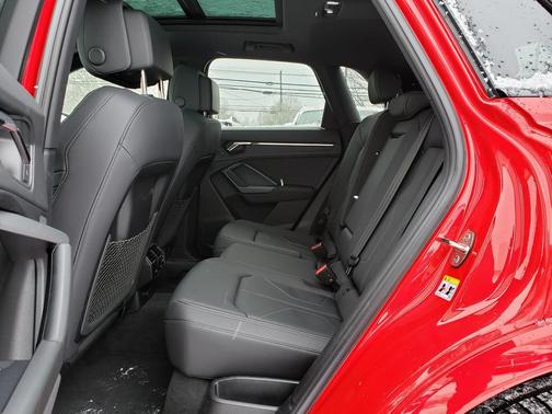 2025 Audi Q3 Premium 45 TFSI S line quattro Tiptronic